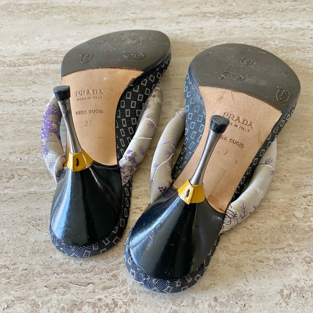 Vintage Prada Blossom Satin Thong Sandal Heels - Picture 8 of 8
